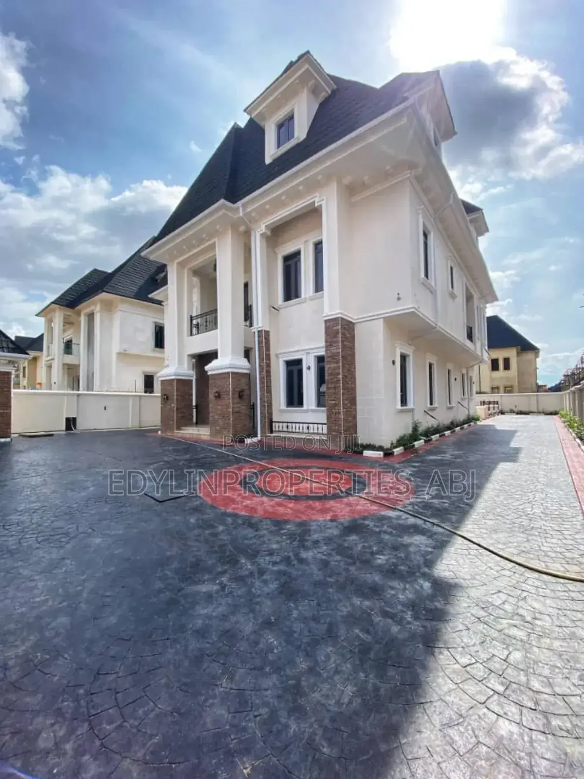 7 Bedroom Mansion in Gwarinpa