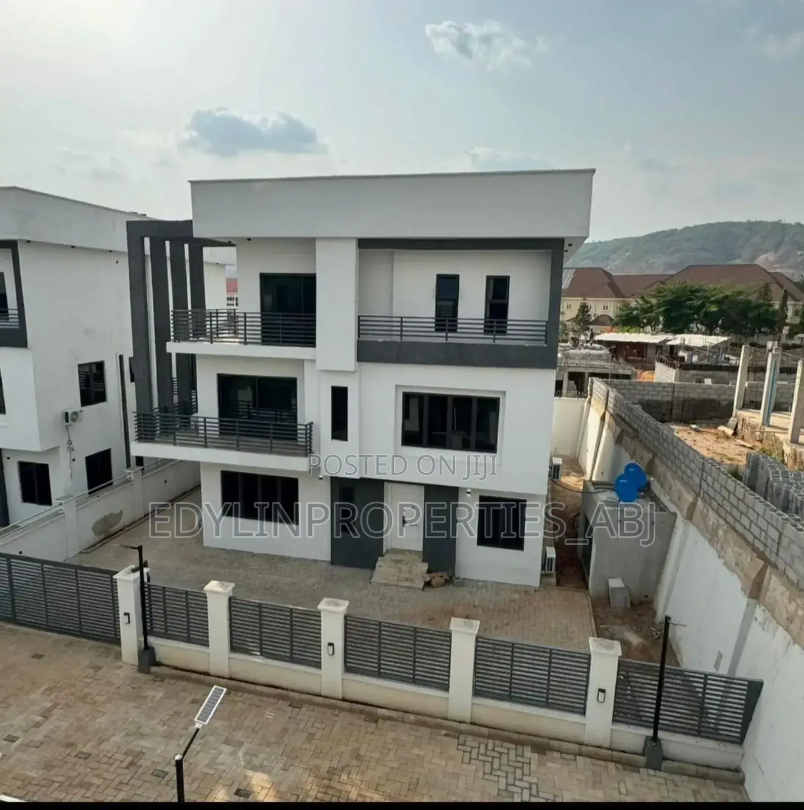 5 Bedroom Luxury in Katampe Extension