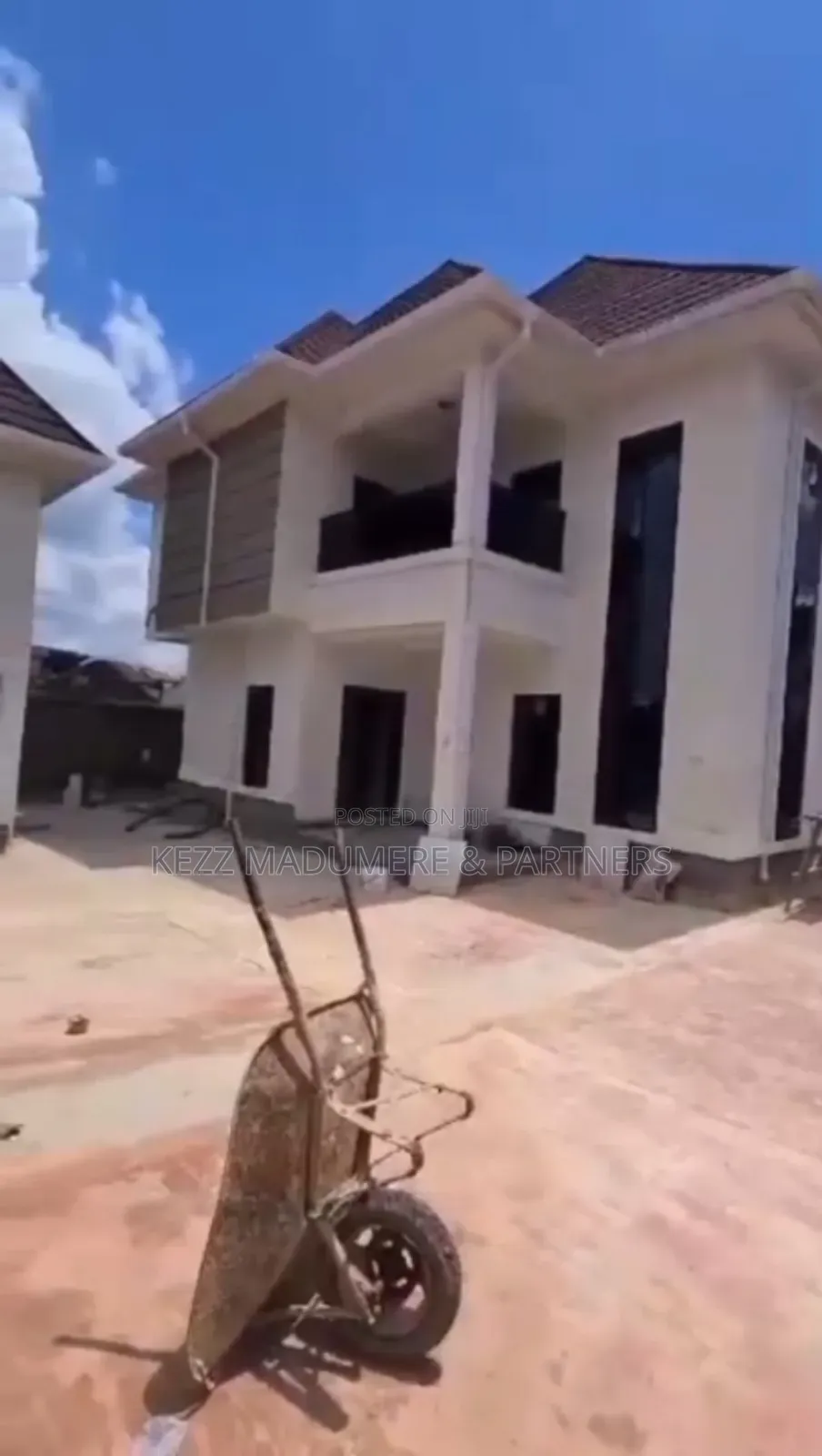 5bdrm Duplex in By Godfrey  Okoye for sale in Enugu