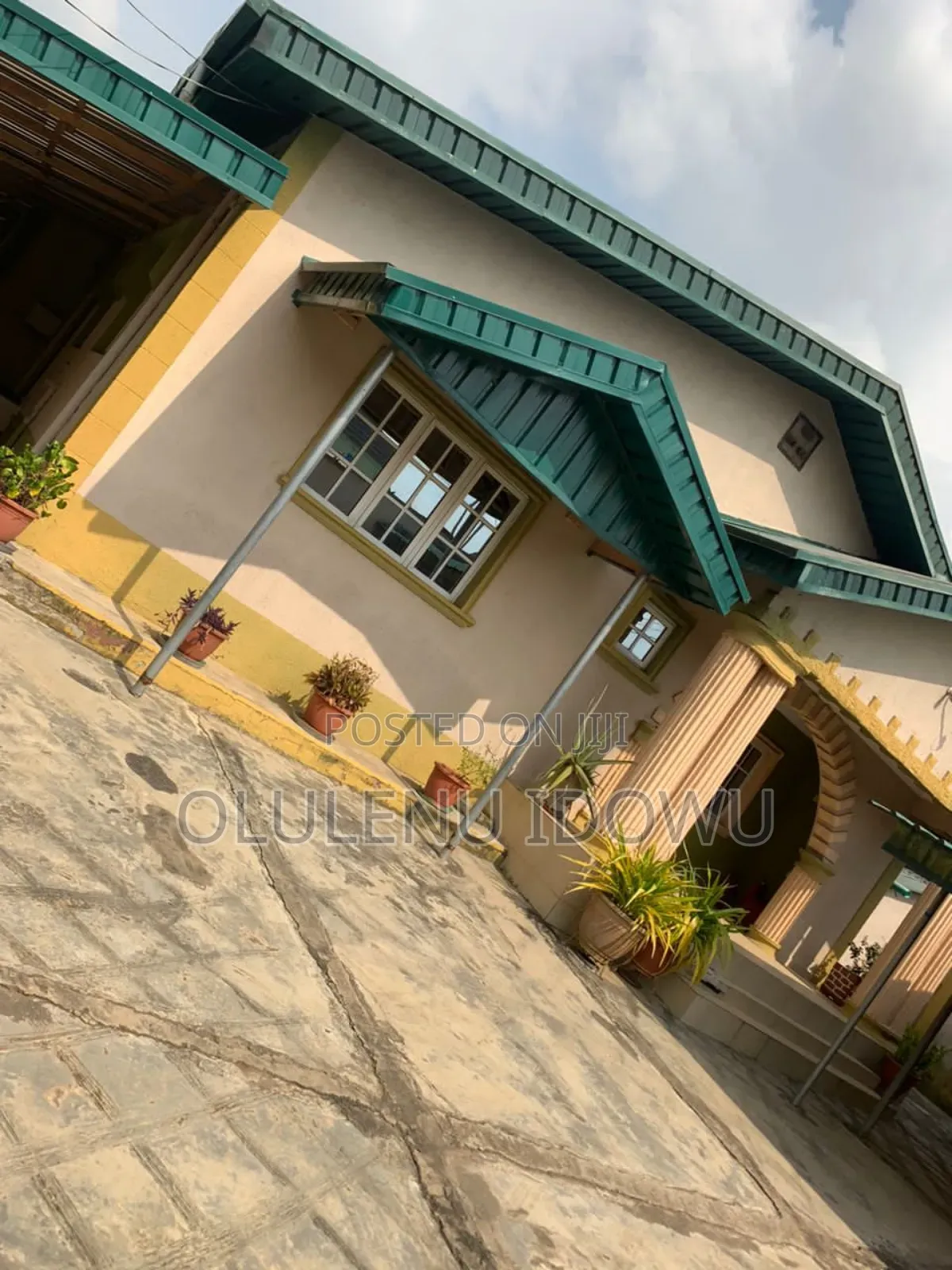 Furnished 4bdrm Bungalow in Alimosho for sale in Alimosho