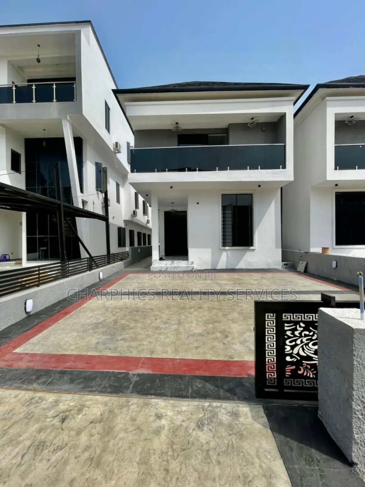 5bdrm Duplex in Ikota for sale in Ikota
