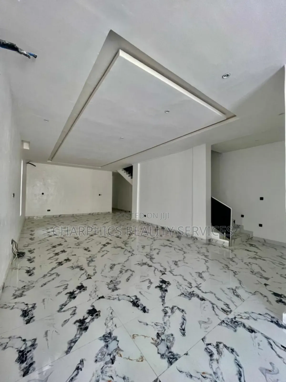 5bdrm Duplex in Ikota for sale in Ikota