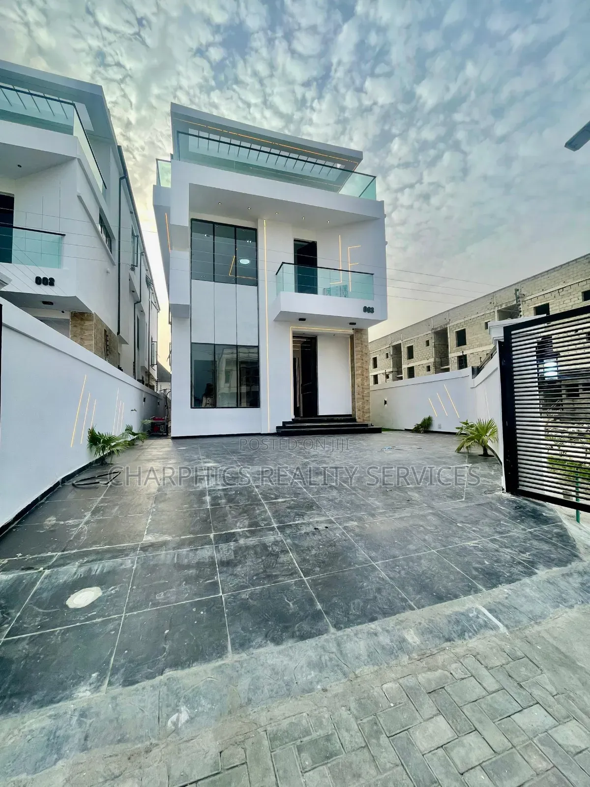 5bdrm Duplex in VGC / Ajah for sale in VGC / Ajah