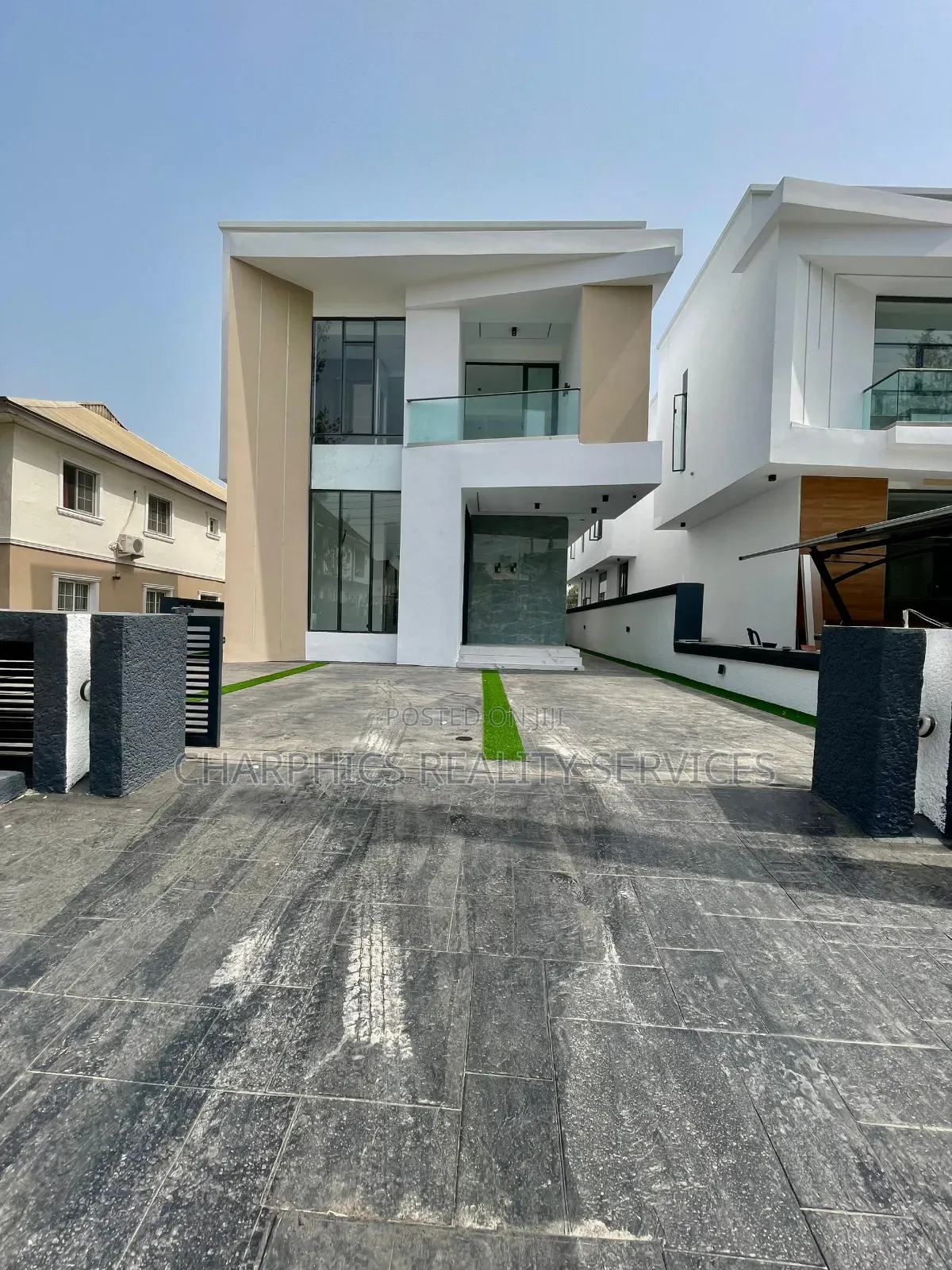 5bdrm Duplex in Lekki for sale in Lekki