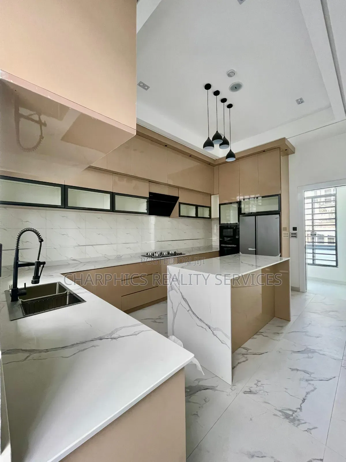5bdrm Duplex in Lekki for sale in Lekki