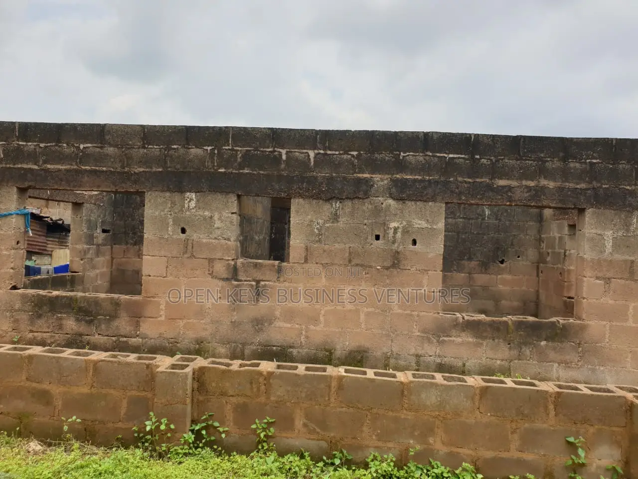 3bdrm Bungalow in Wire And Cable, Apata for sale in Apata
