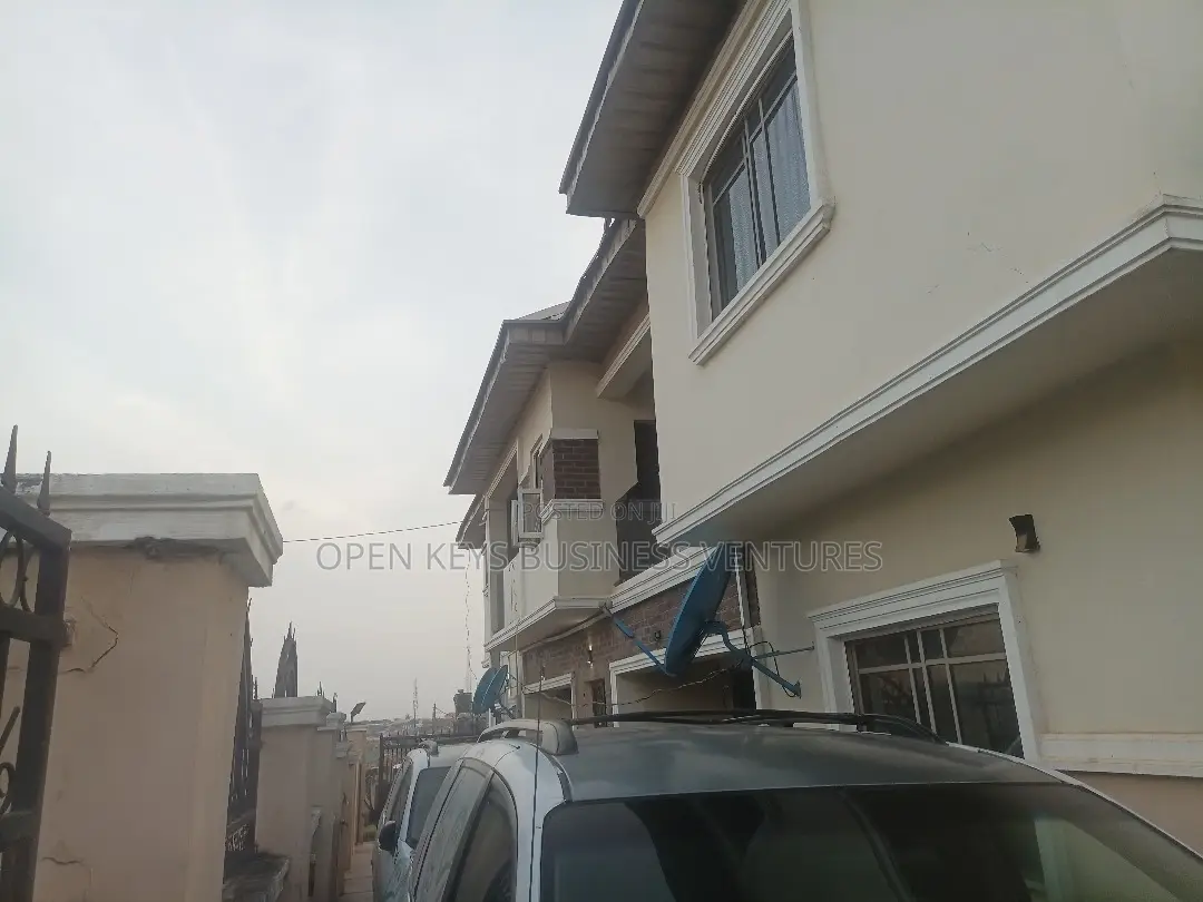 Furnished 2bdrm Block of Flats in Diamond, Ologuneru for sale in Ologuneru