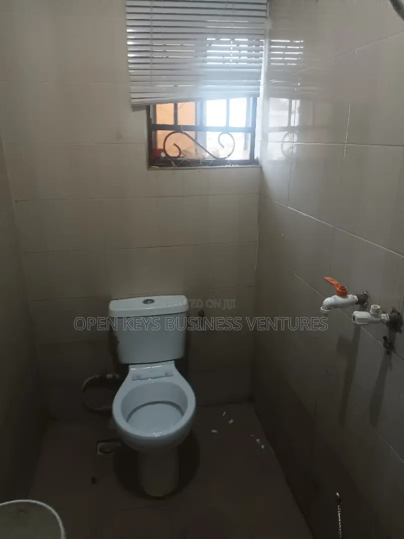 Furnished 2bdrm Block of Flats in Diamond, Ologuneru for sale in Ologuneru