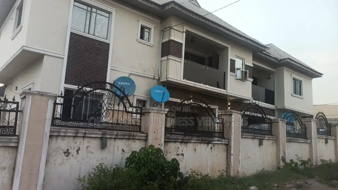 Furnished 2bdrm Block of Flats in Diamond, Ologuneru for sale in Ologuneru