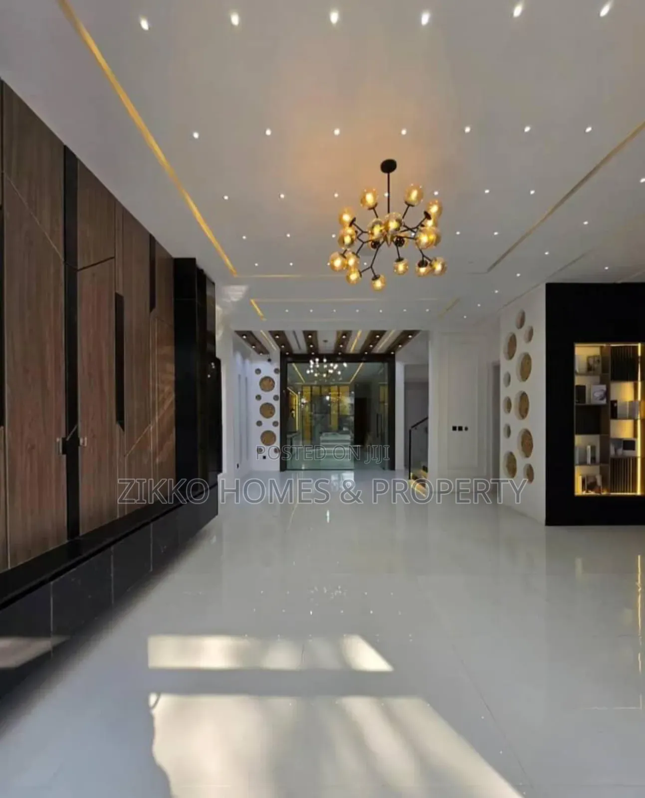 5bdrm Duplex in Ikota for sale in Ikota
