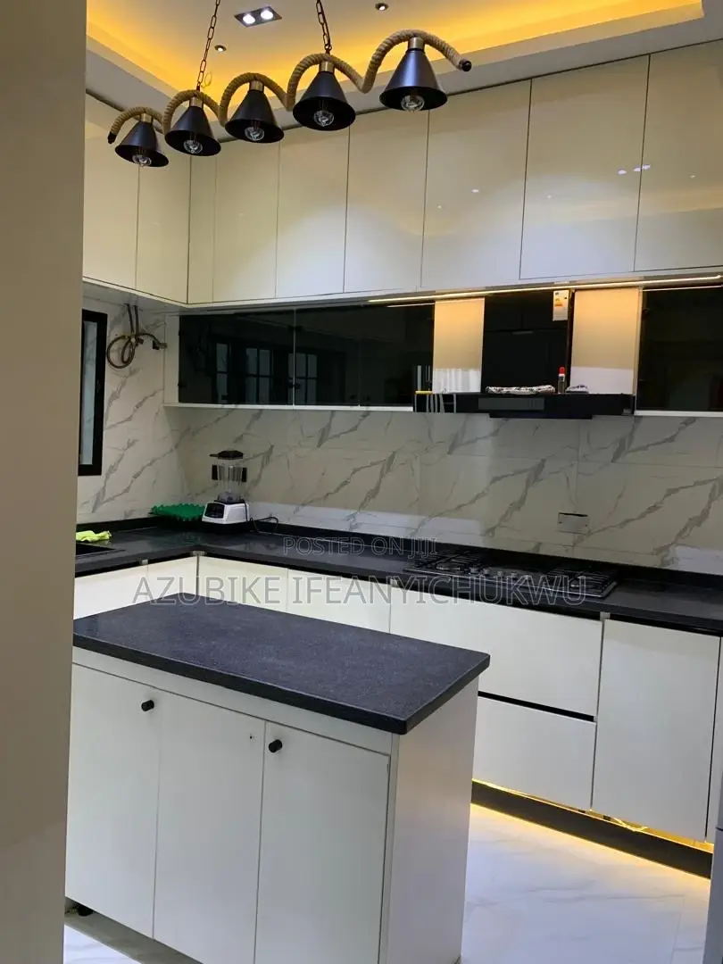 Two(2) Bedrooms Apartment in Abuja,Wifi,Dstv,24/7 Light in Gwarinpa