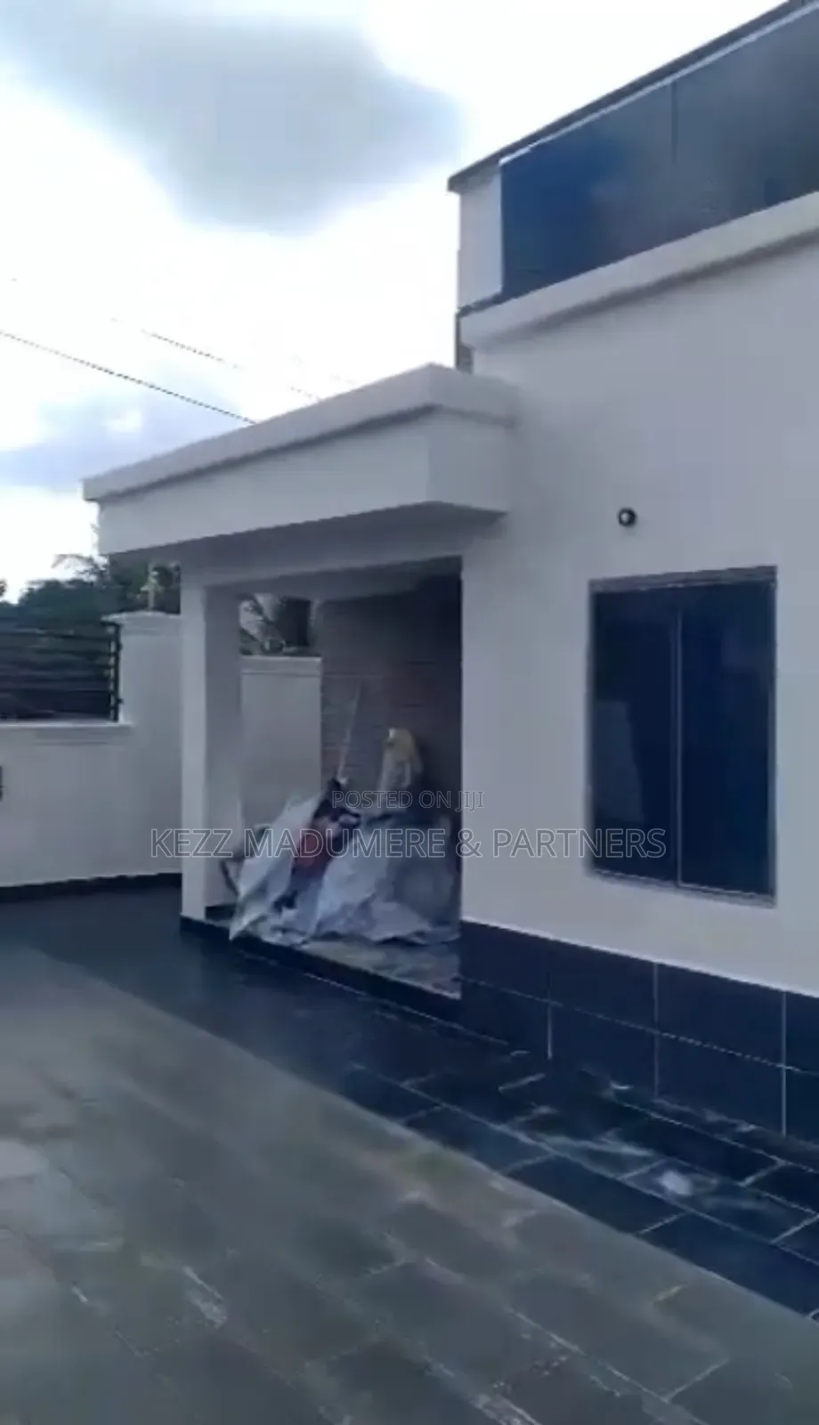 4bdrm Duplex in Near Rochas for sale in Owerri