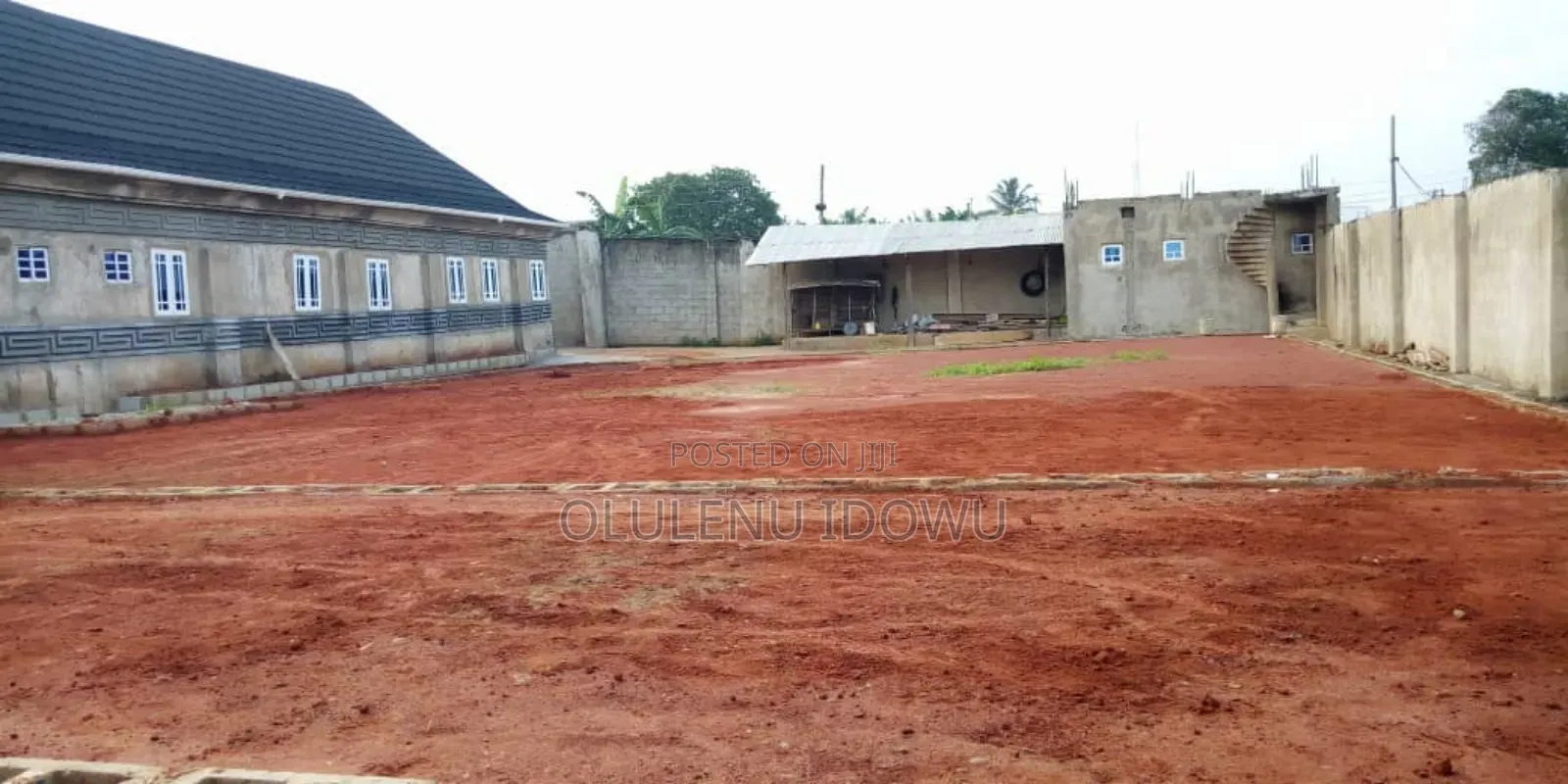 A Uncompleted 32roomshotel Facing Ijebu ITOIKEN Express Road in Alimosho