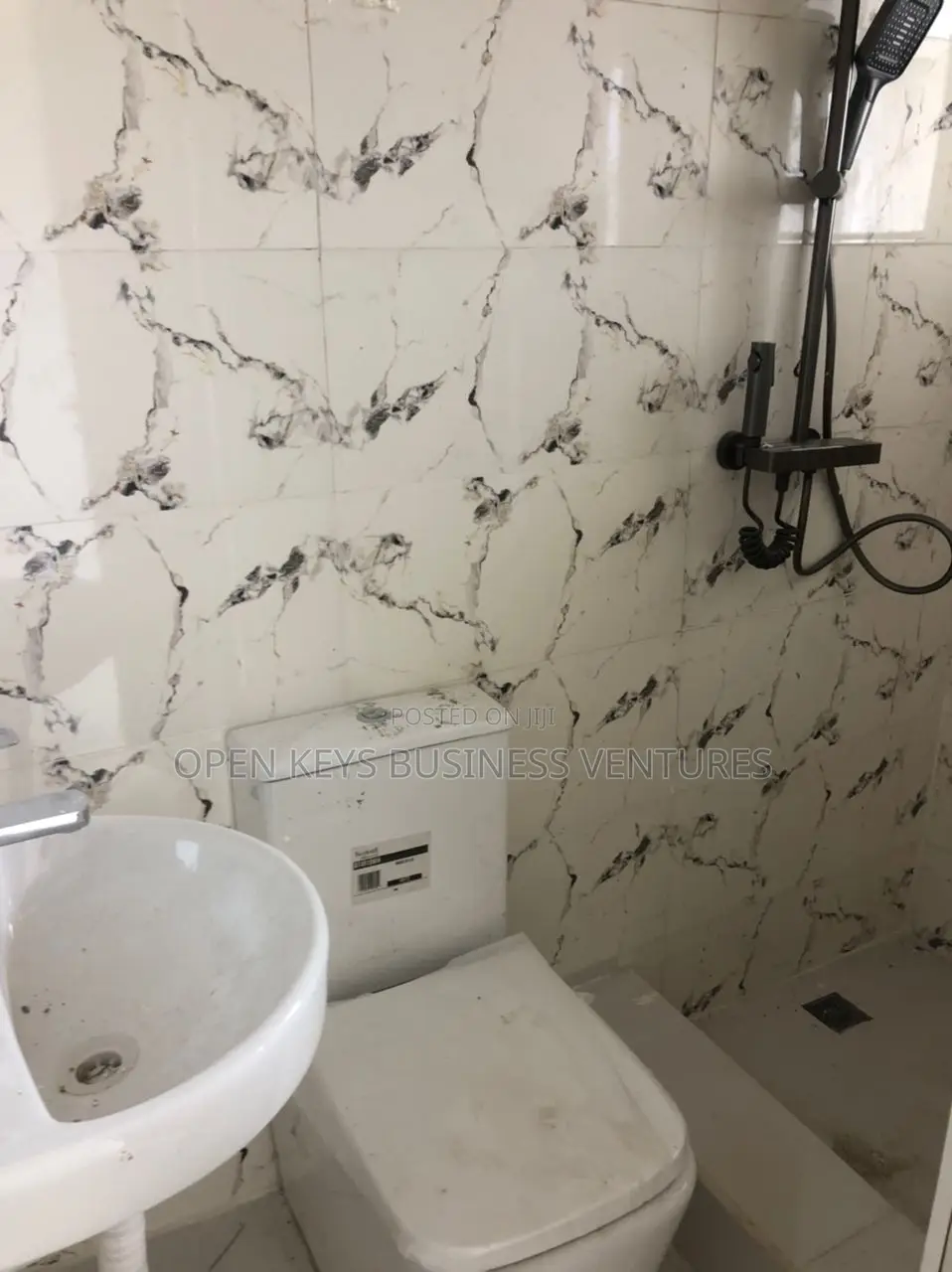 4bdrm Duplex in Iyaganku Gra, Iyanganku for sale in Iyanganku