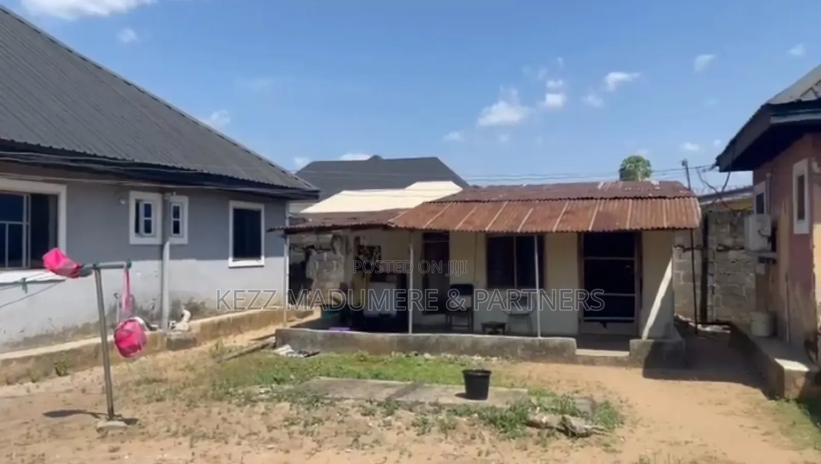 9bdrm Bungalow in Imo Housing Estate, for sale in Owerri
