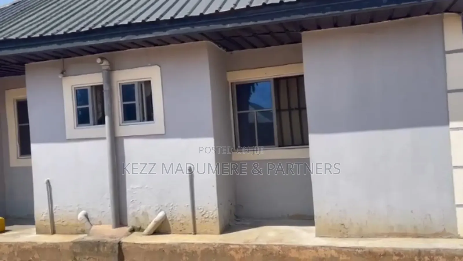 9bdrm Bungalow in Imo Housing Estate, for sale in Owerri