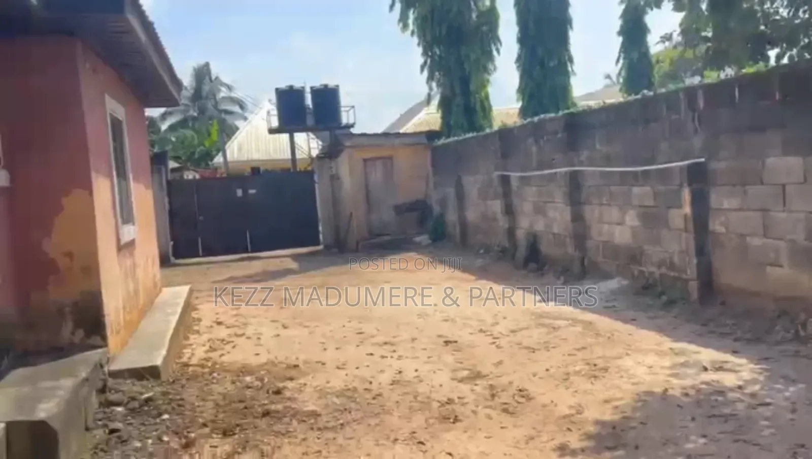 9bdrm Bungalow in Imo Housing Estate, for sale in Owerri