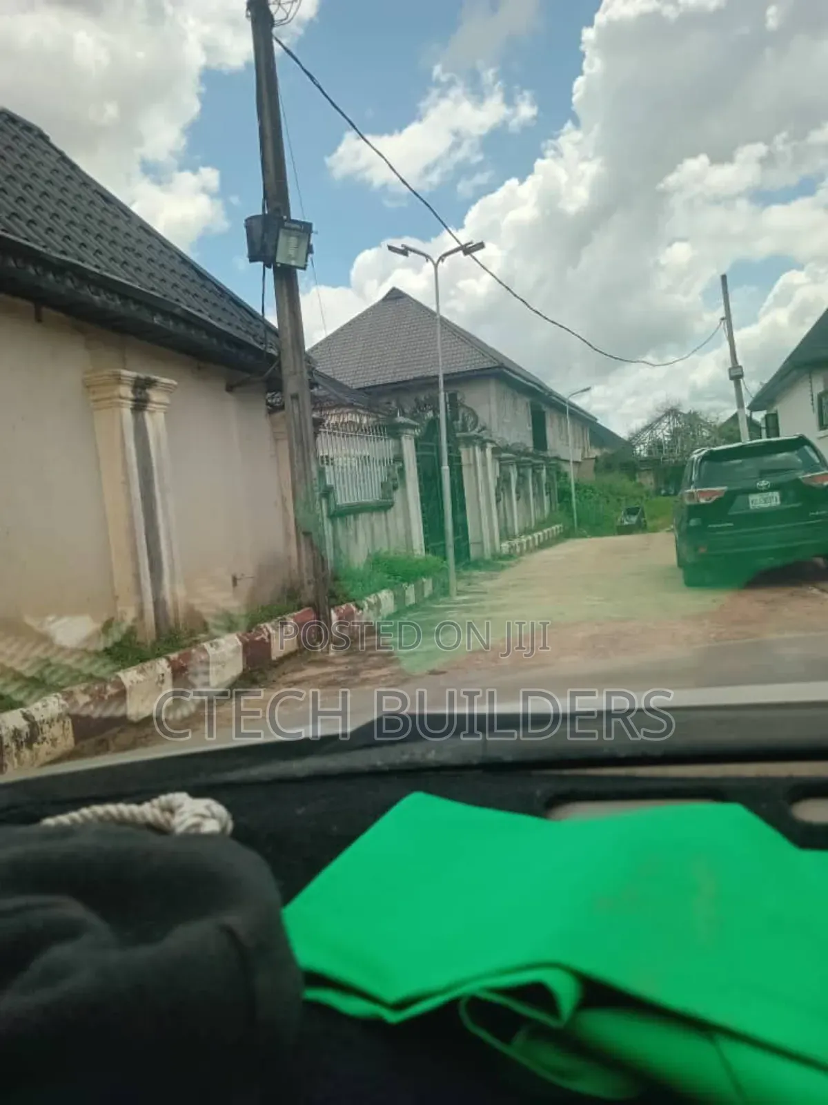 12bdrm Bungalow in Benin City for sale in Benin City