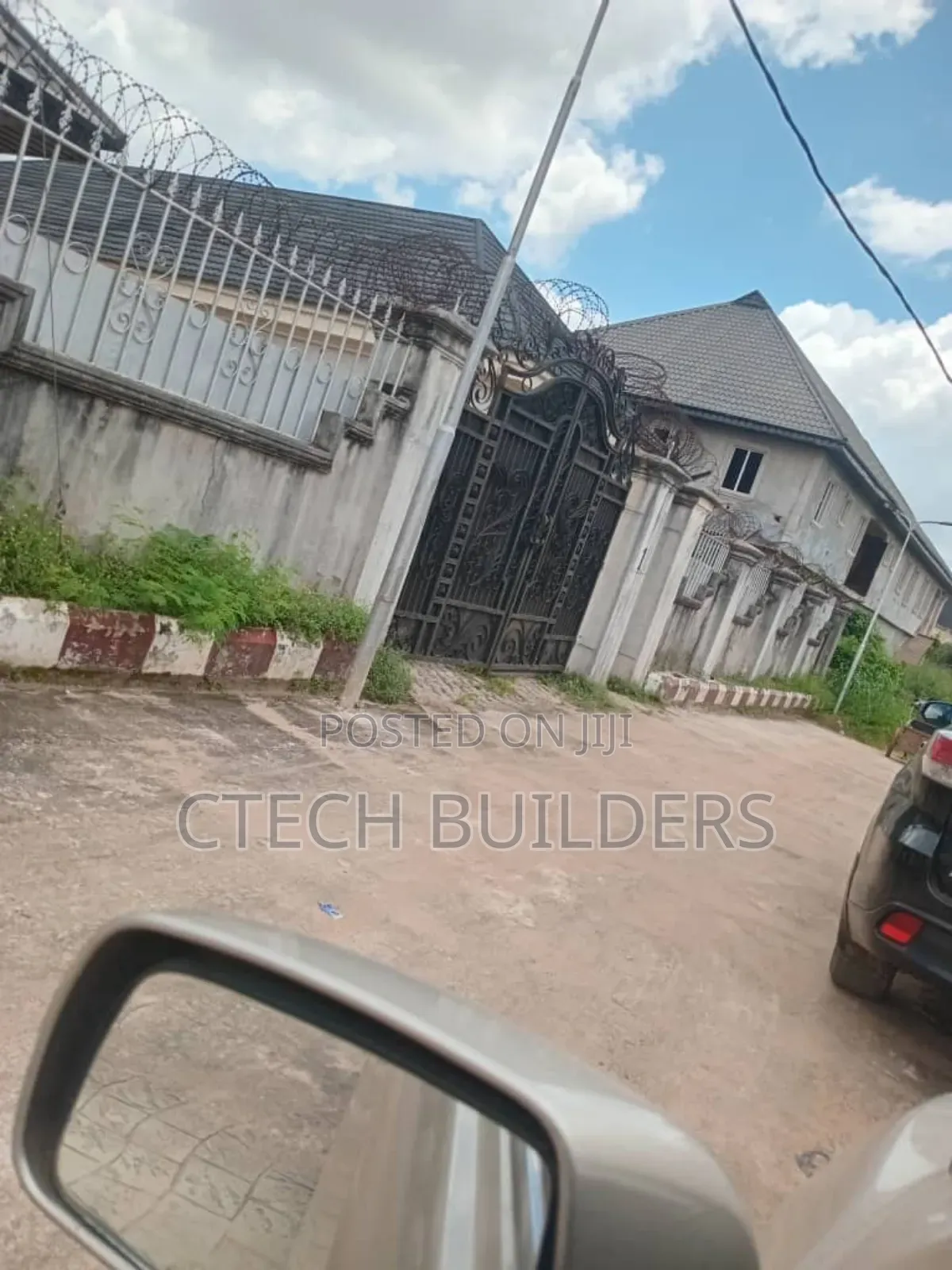 12bdrm Bungalow in Benin City for sale in Benin City