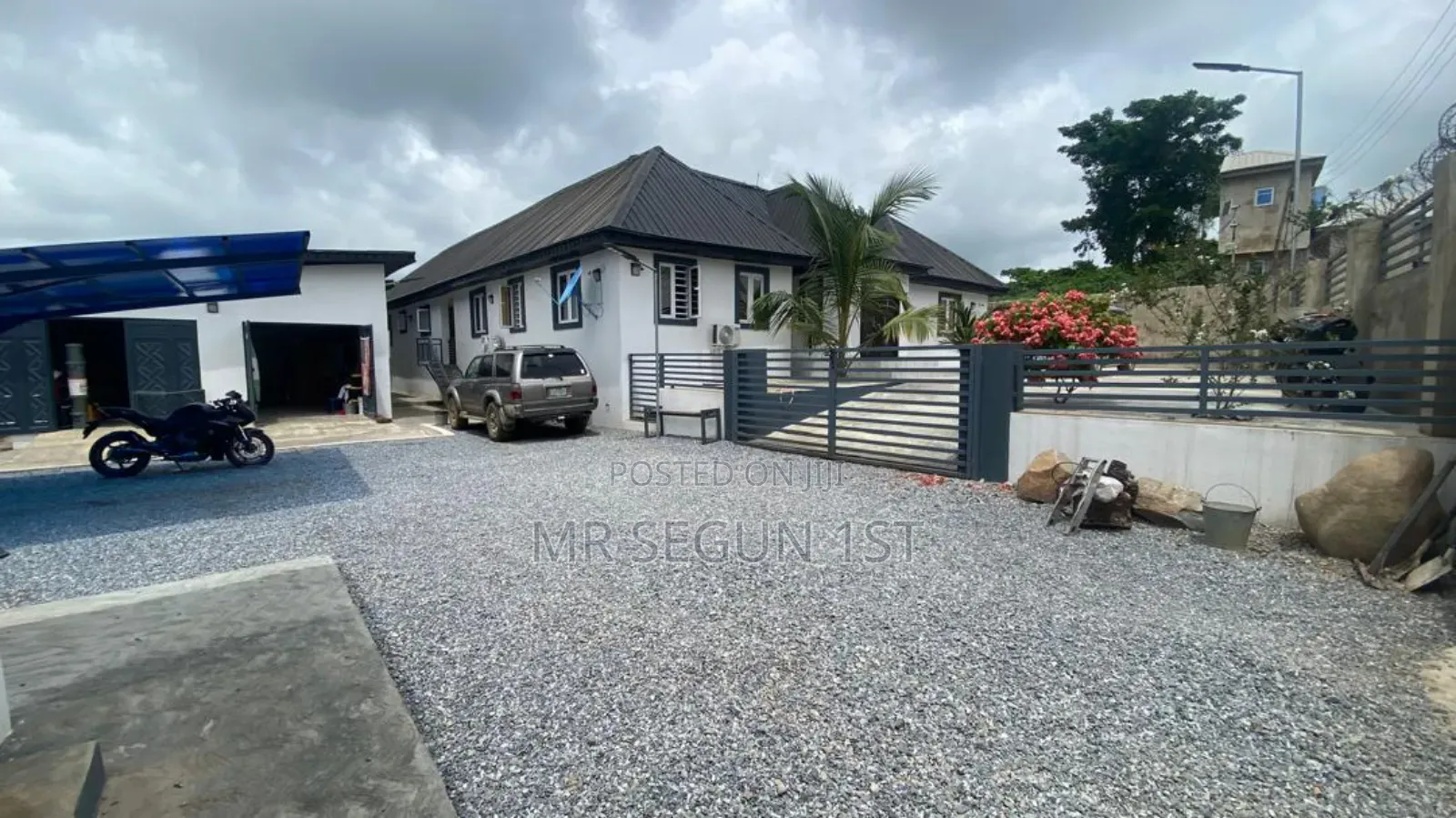 6bdrm Bungalow in Orange Estate, Akala Express for sale in Akala Express
