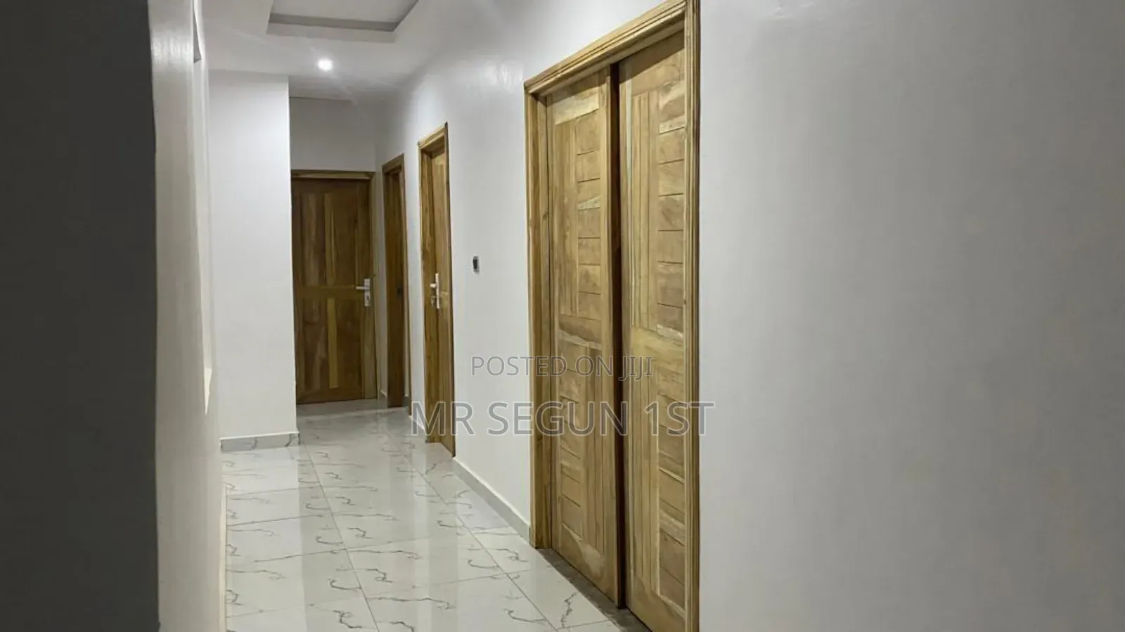 6bdrm Bungalow in Orange Estate, Akala Express for sale in Akala Express