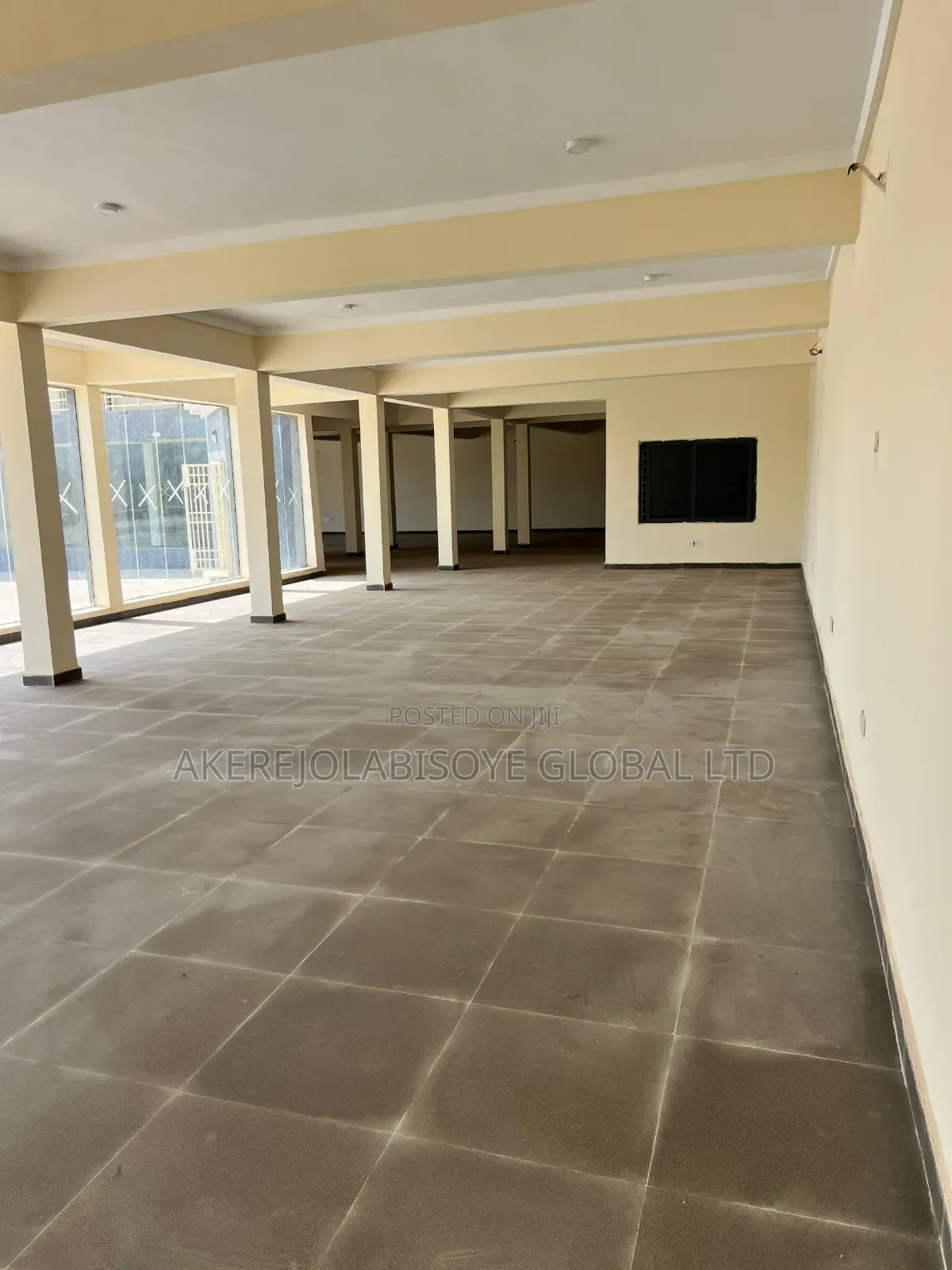 120sqm of Office Space in Jahi