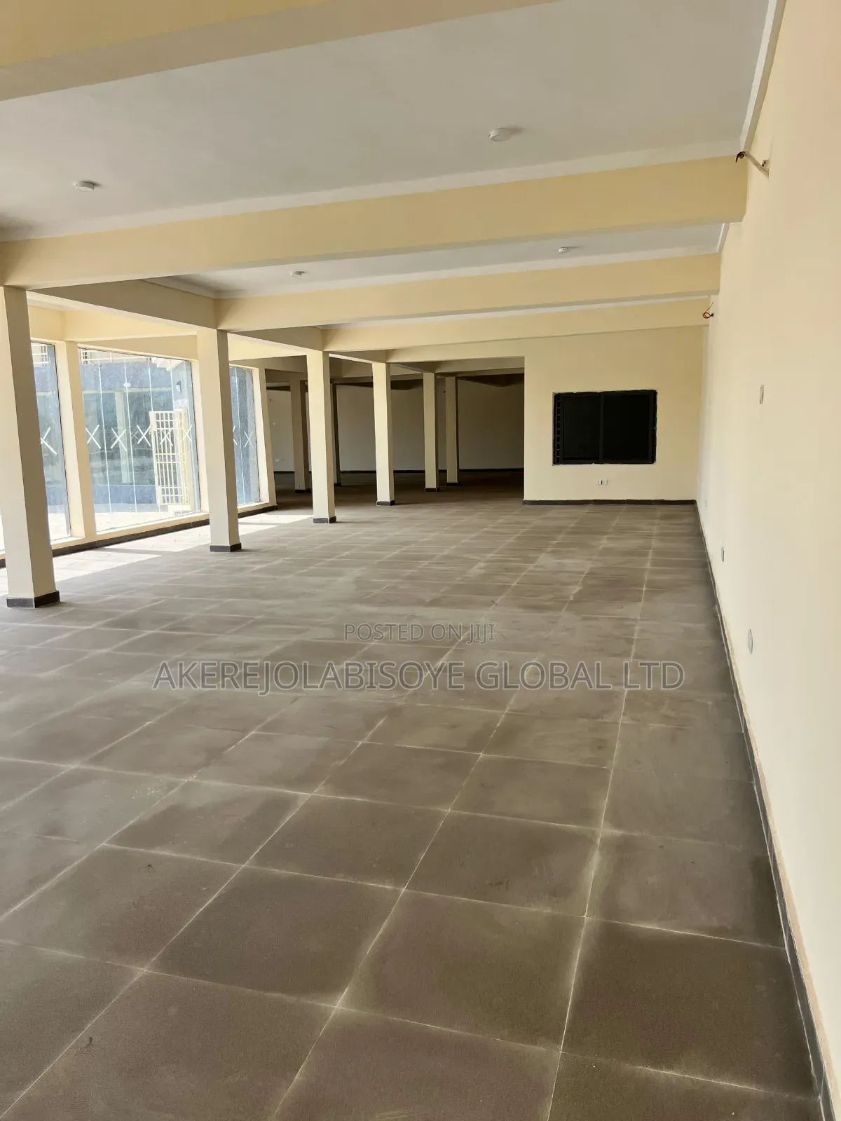 120sqm of Office Space in Jahi