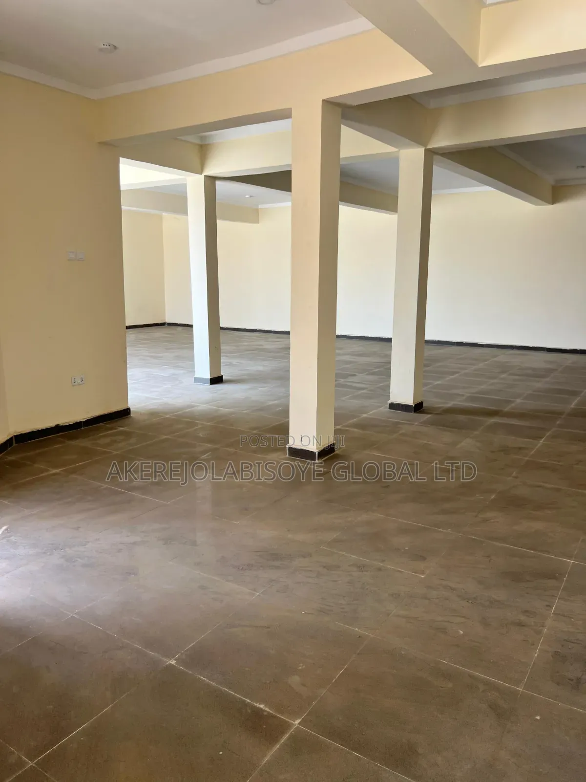 120sqm of Office Space in Jahi