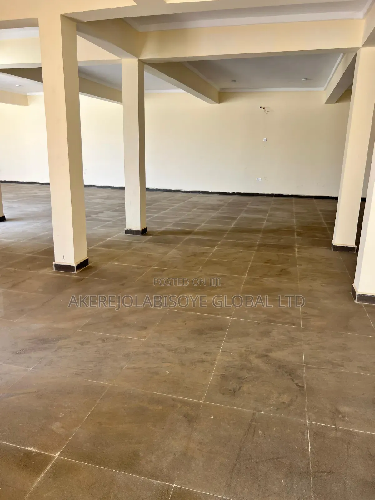 120sqm of Office Space in Jahi