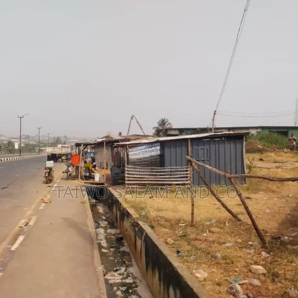 474sqm of Commercial Land Along Akala Express Way Ibadan in Akala Express