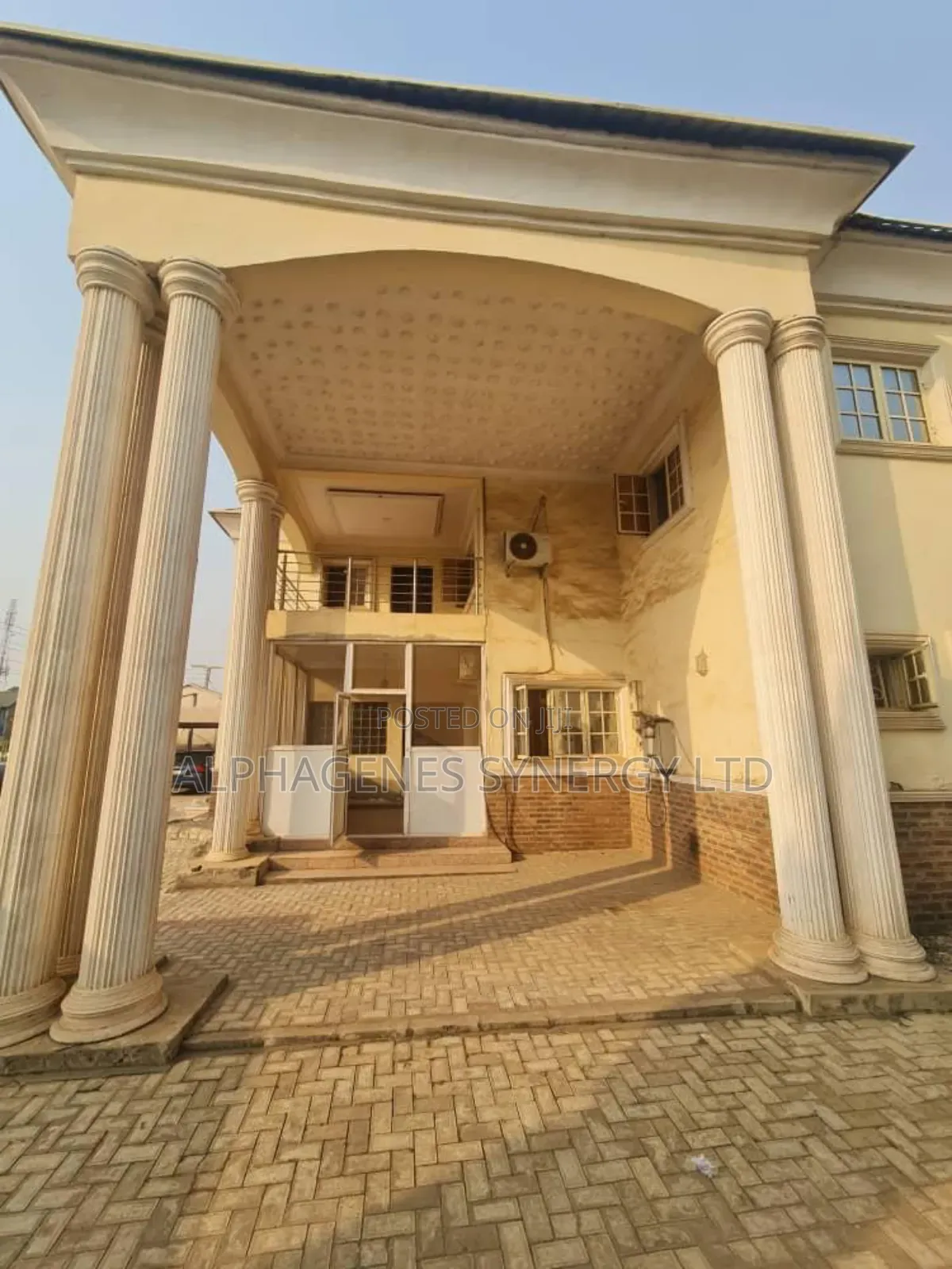 4bdrm Duplex in Apo District for sale in Apo District