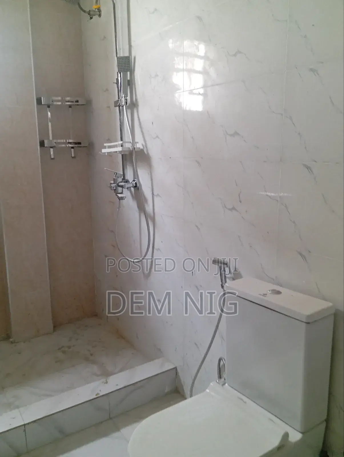 Furnished 3bdrm Duplex in Plantation City, Warri for sale in Warri