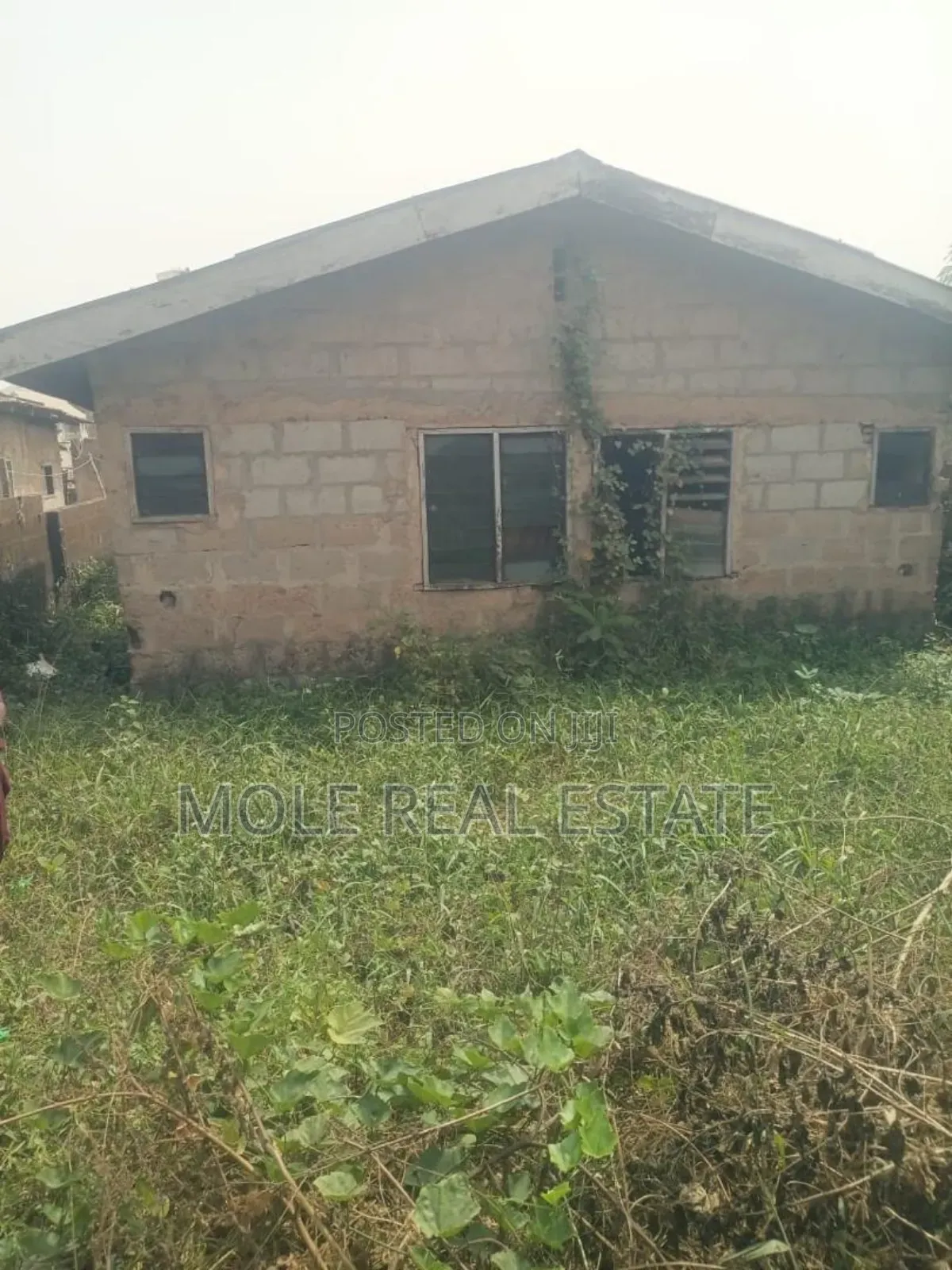 Half Plot of Land Oko Filling Off Lanre Bstop Lasu RD in Ikotun / Ikotun/Igando