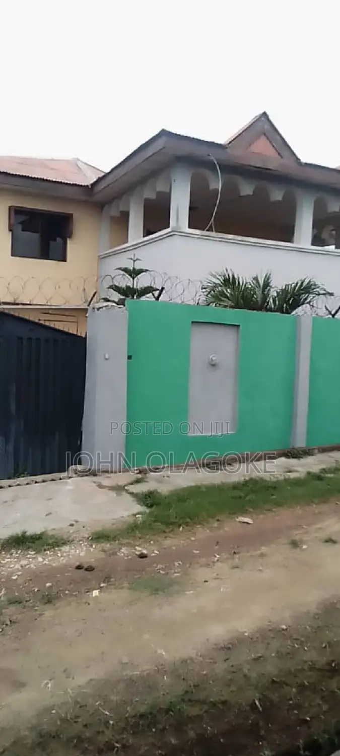 6bdrm Duplex in Mosfala Estate, Ibadan for sale in Ibadan