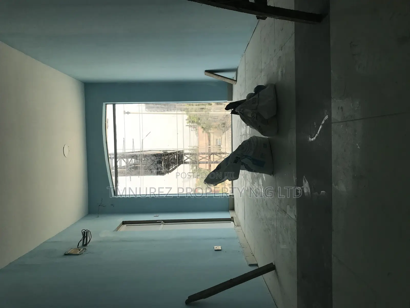 Shop Showroom for Rent at Lekki Phase1, in Lekki Phase 1