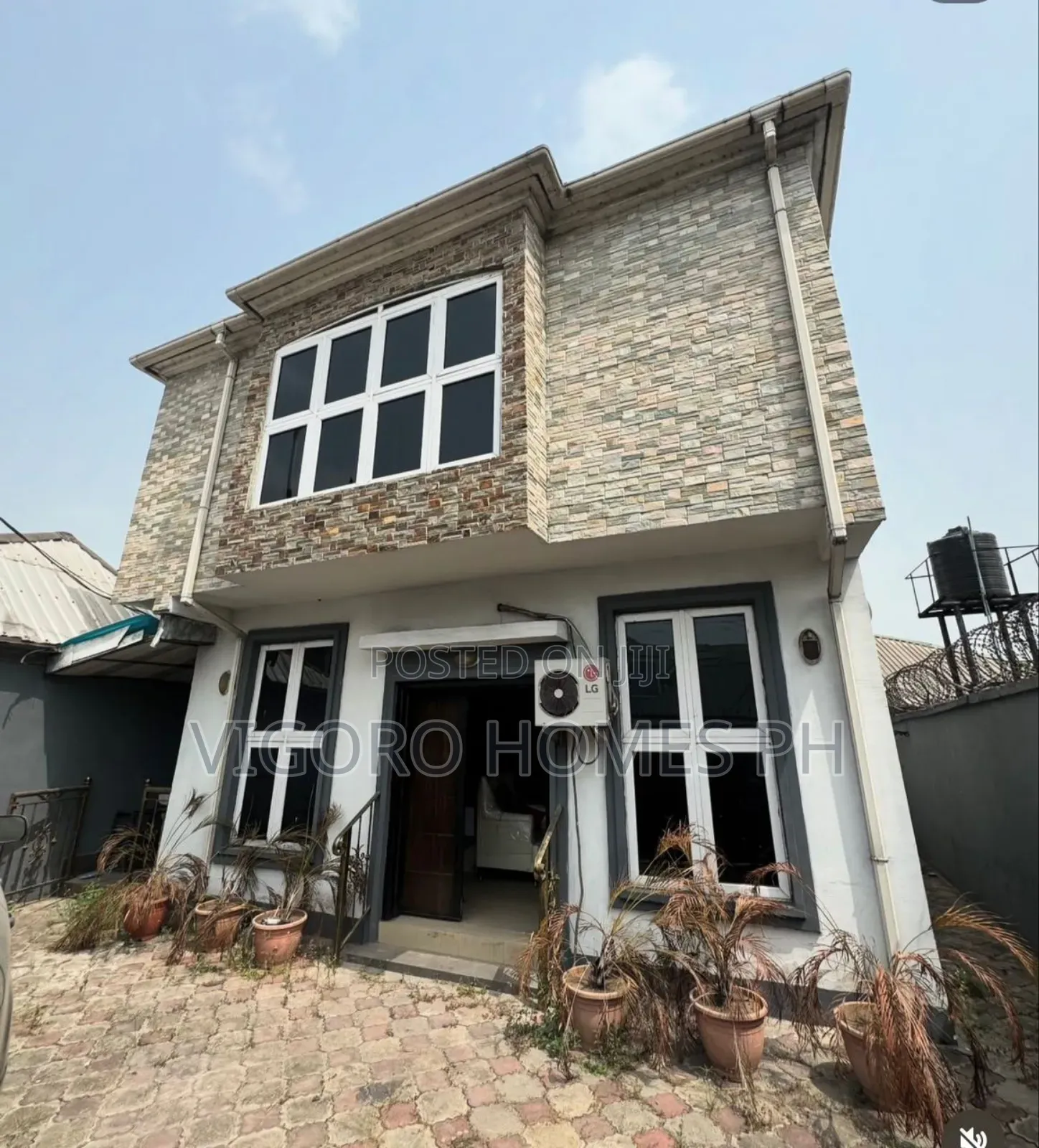 4bdrm Duplex in On A Tarred Road, Port-Harcourt for sale in Port-Harcourt