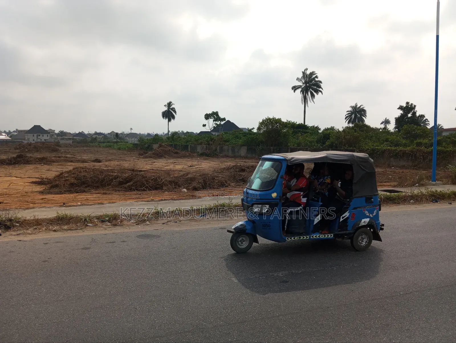 For Sale : 30 Plots Opposite Emerald Sch,Eneka Igwuruta Rd. in Eneka