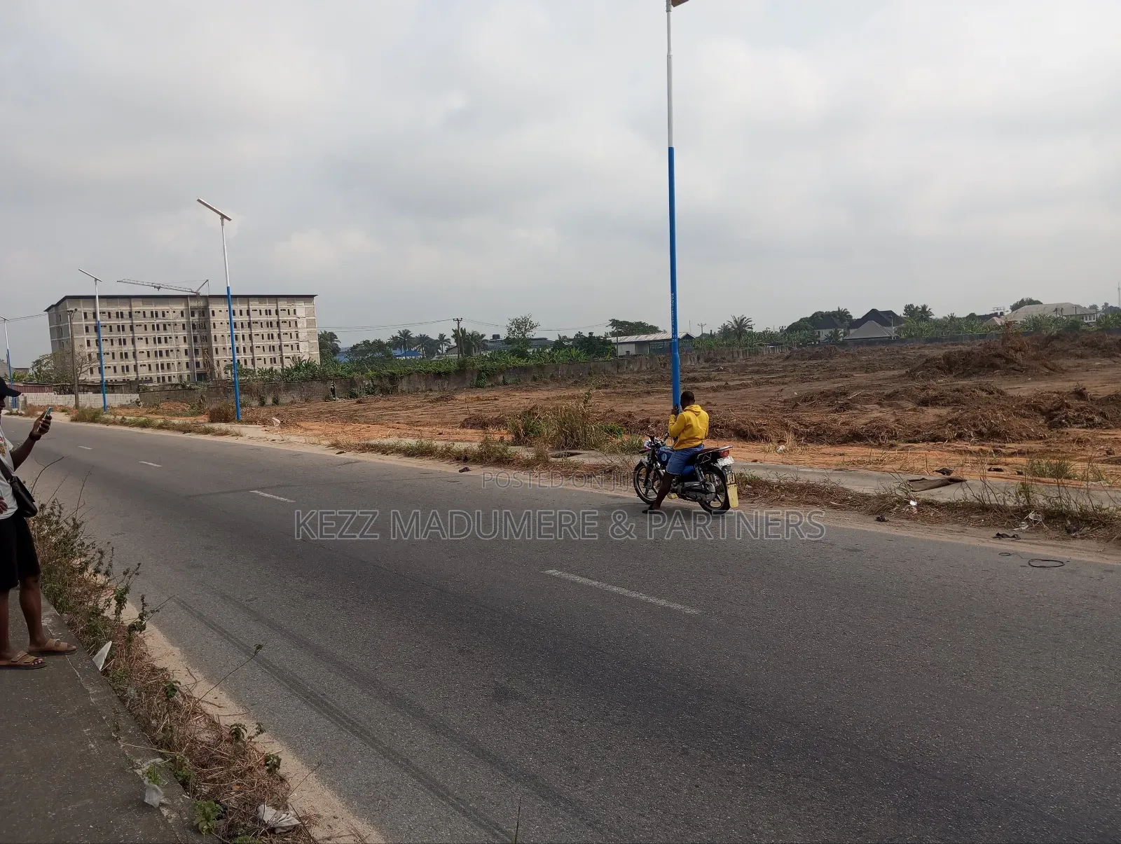 For Sale : 30 Plots Opposite Emerald Sch,Eneka Igwuruta Rd. in Eneka