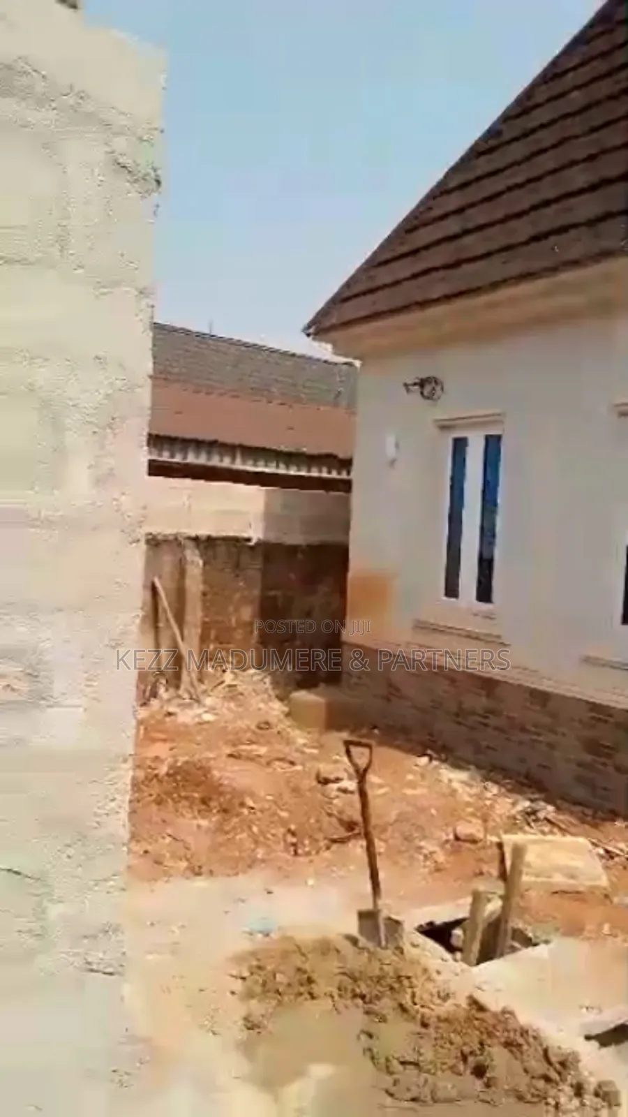 3bdrm Bungalow in World Bank, Area L, for sale in Owerri