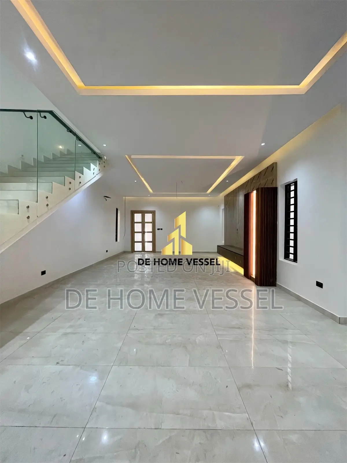 5bdrm House in Osapa london for sale in Osapa london