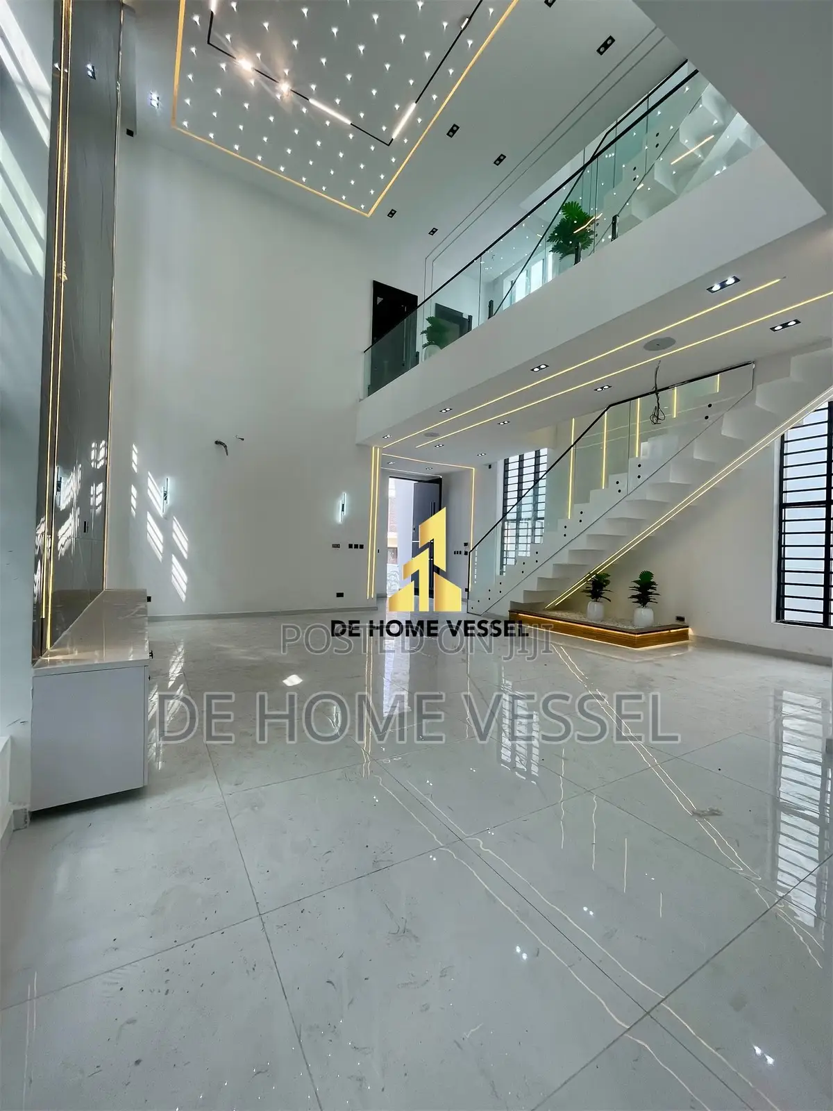 5bdrm Duplex in Chevron for sale in Chevron