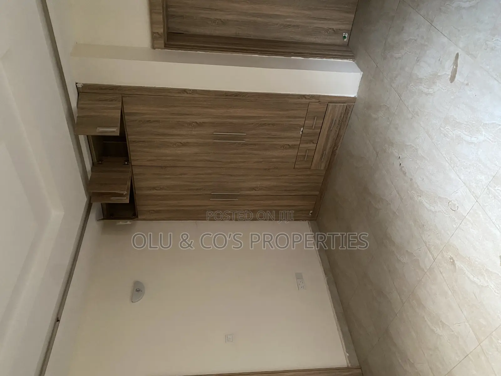 4bdrm Duplex in An Estate Nut for sale in Lugbe District