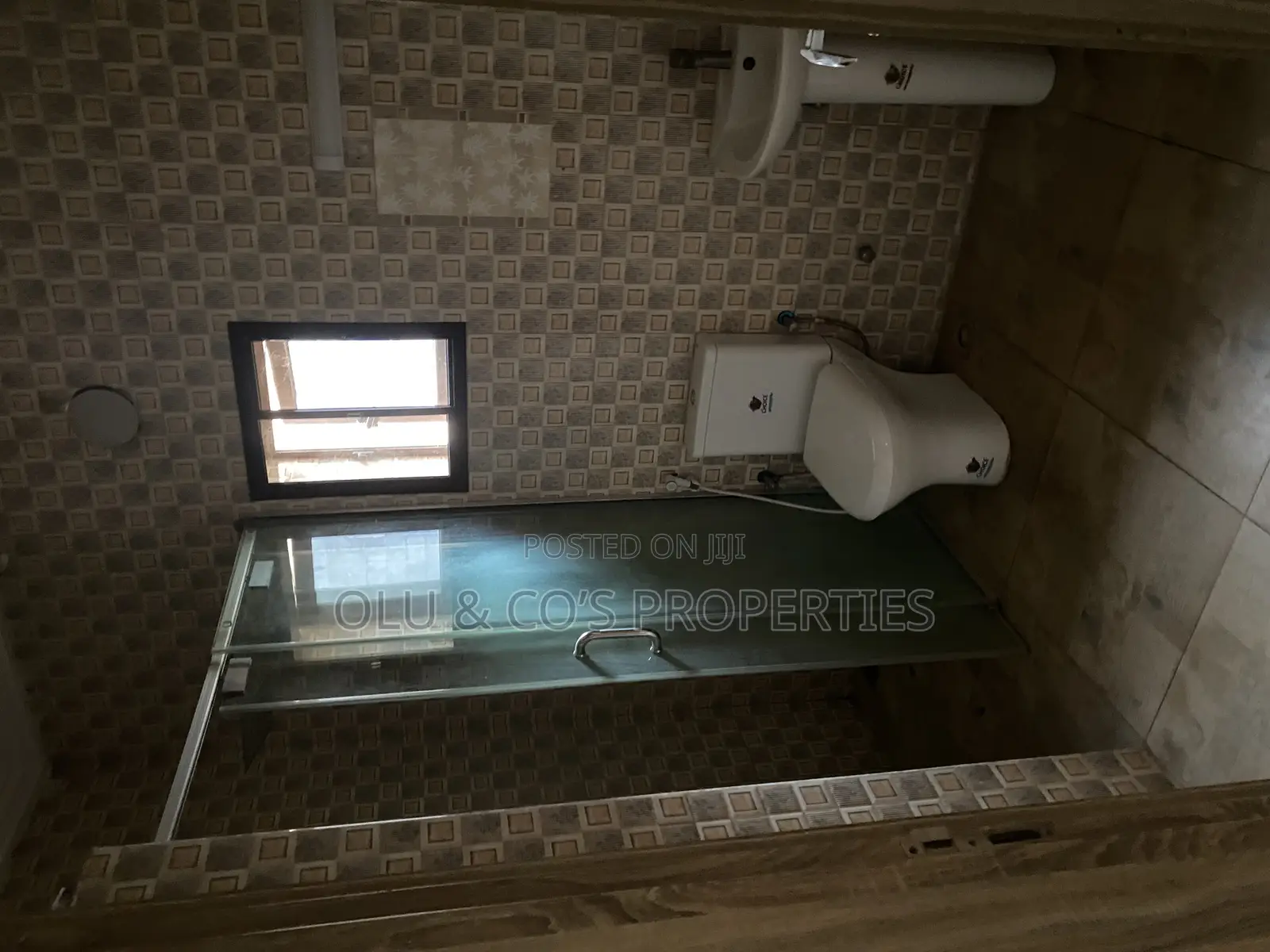 4bdrm Duplex in An Estate Nut for sale in Lugbe District