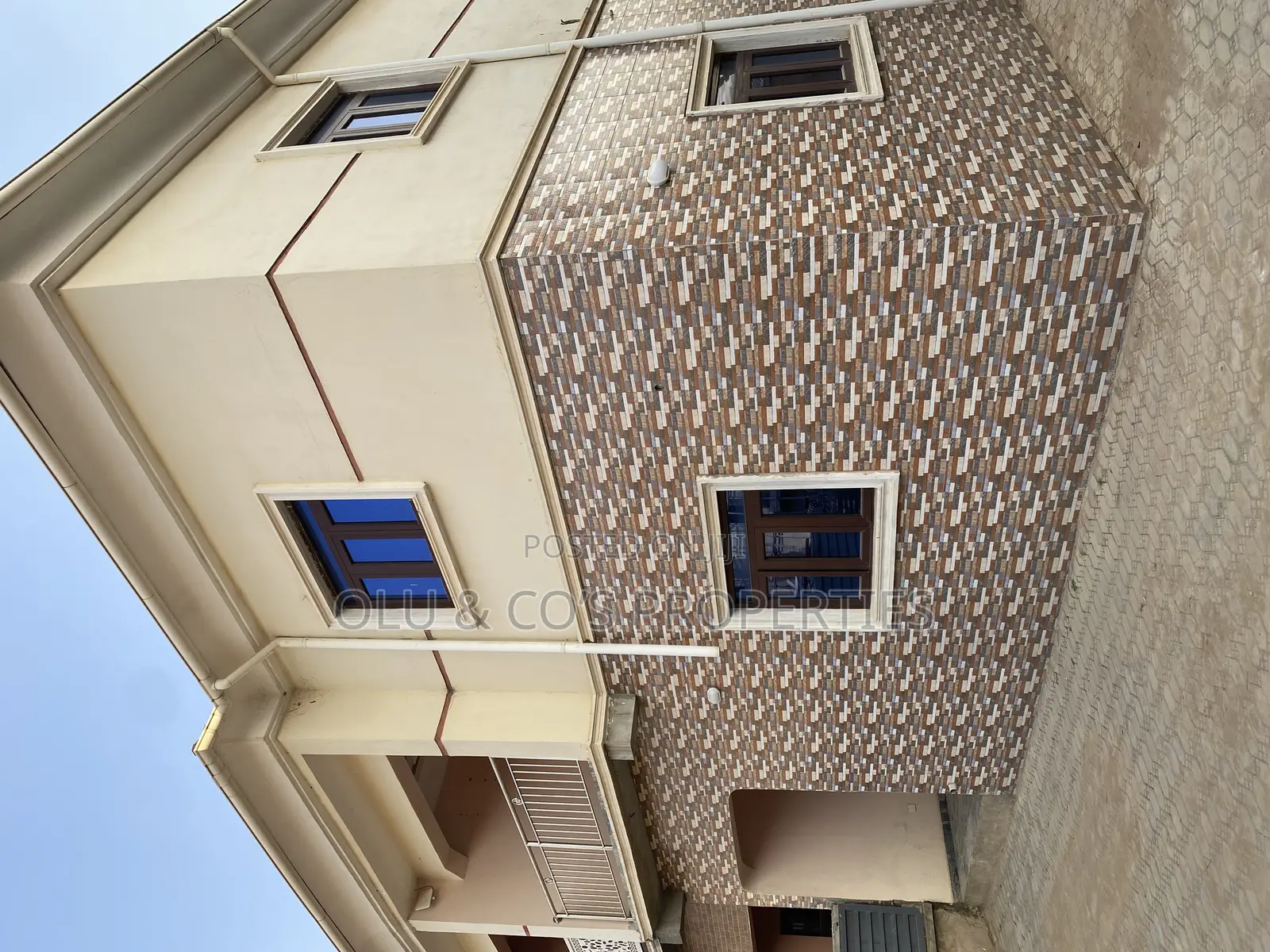 4bdrm Duplex in An Estate Nut for sale in Lugbe District