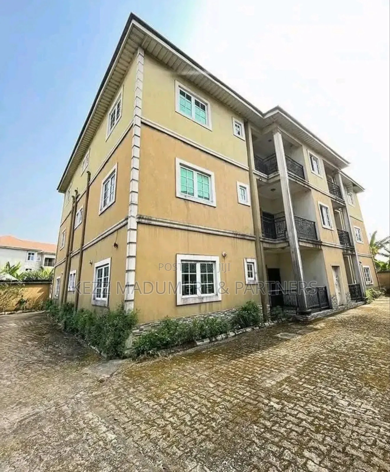 12bdrm Block of Flats in Off Nta Road, Port for sale in Port-Harcourt