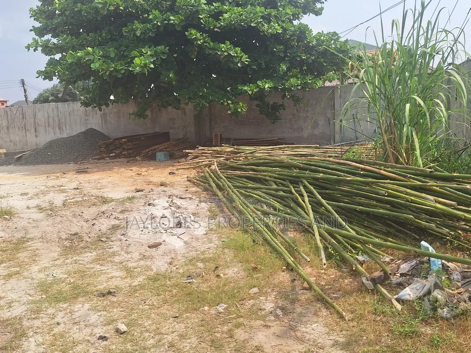 For Sale: 1.5 Plots Off Stadium Road, Port Harcourt in Obio-Akpor