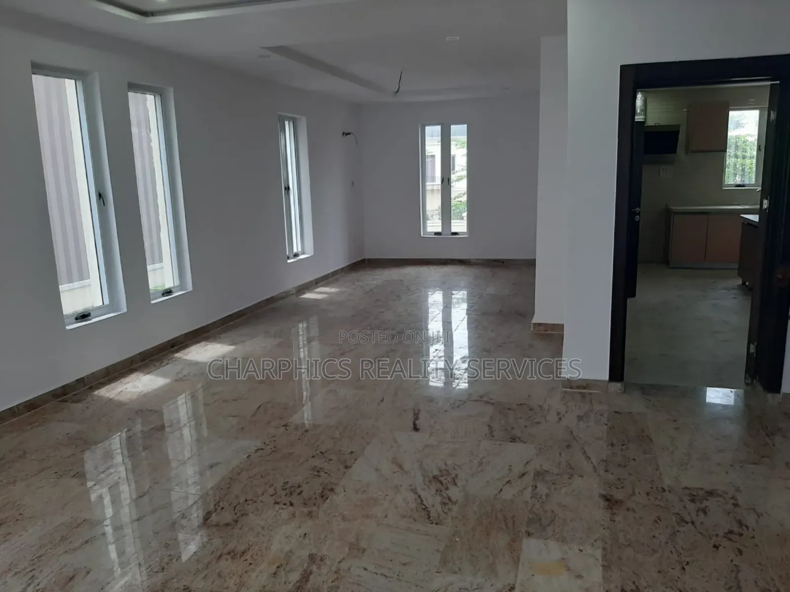 4bdrm House in Banana Island for sale in Banana Island