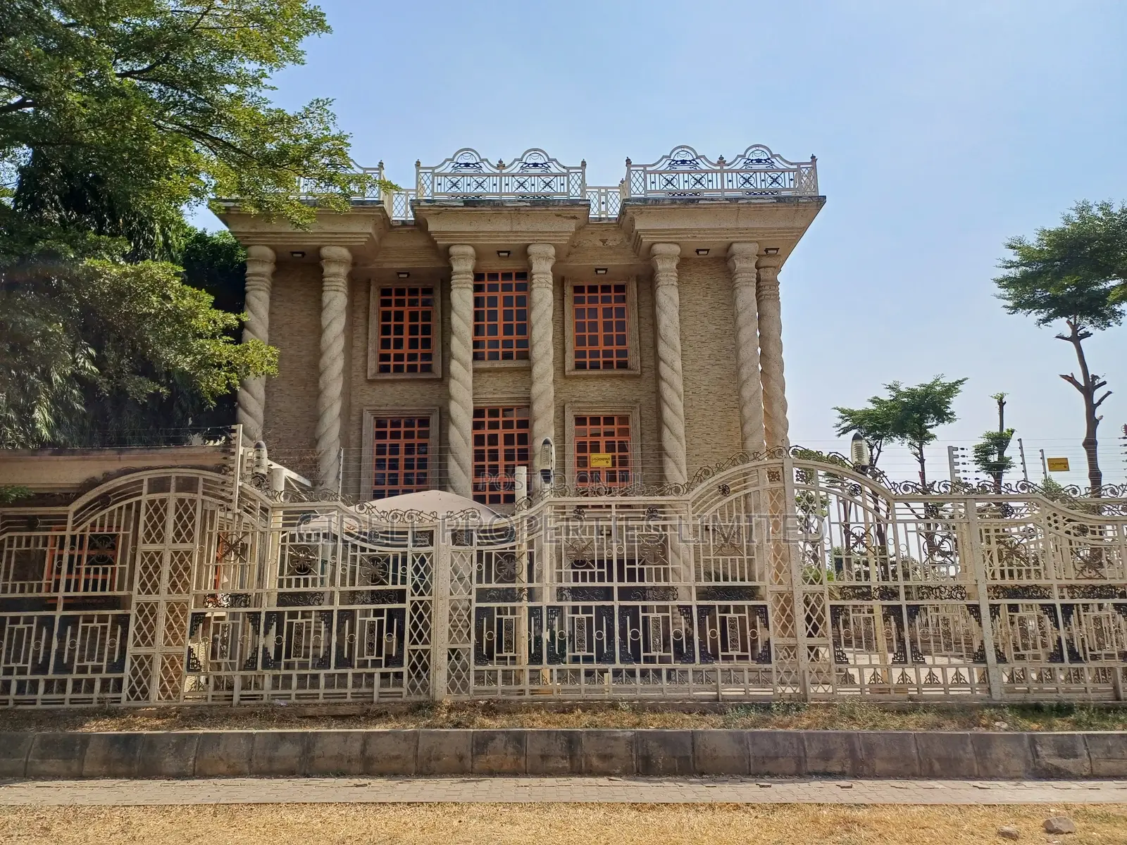 3 Storey Office Complex With About 41 Ensuite Offices in Wuse 2