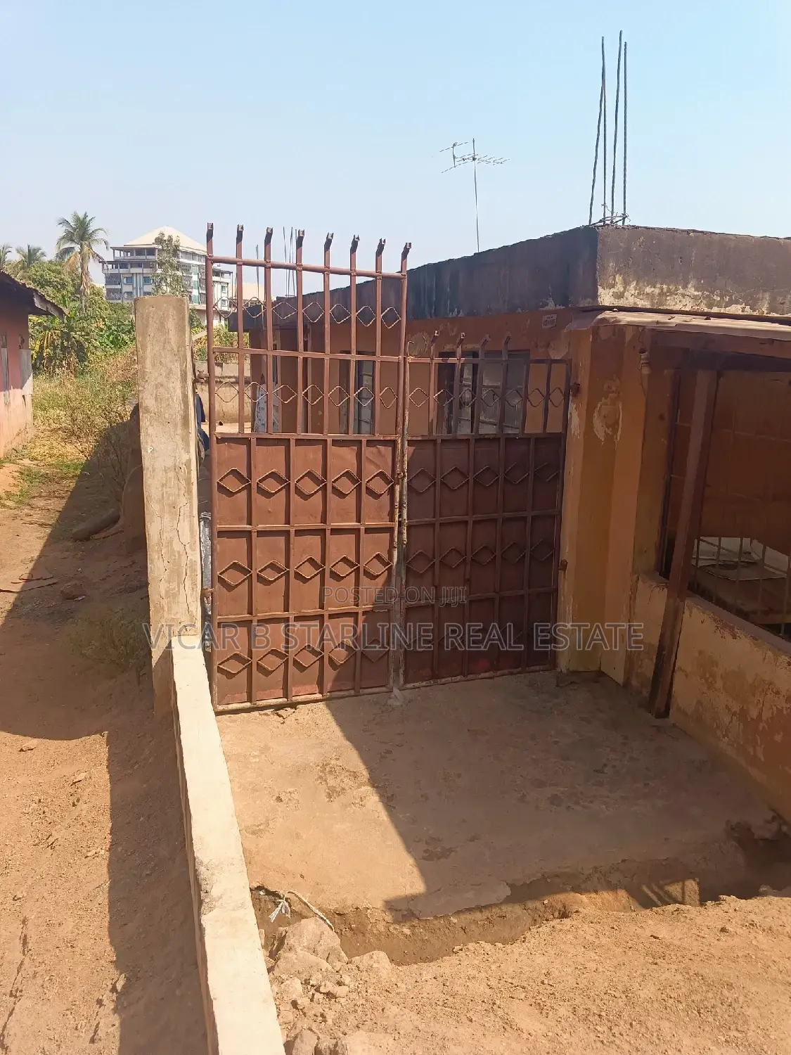 House on Two Plots of Land Opp Int Market for Sale in Ebonyi