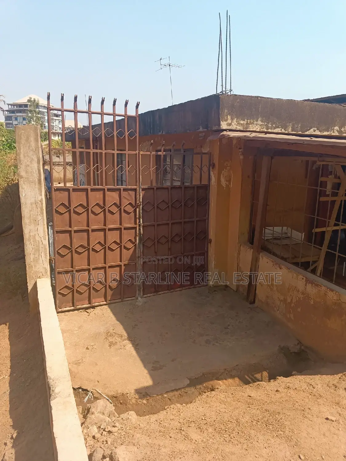 House on Two Plots of Land Opp Int Market for Sale in Ebonyi